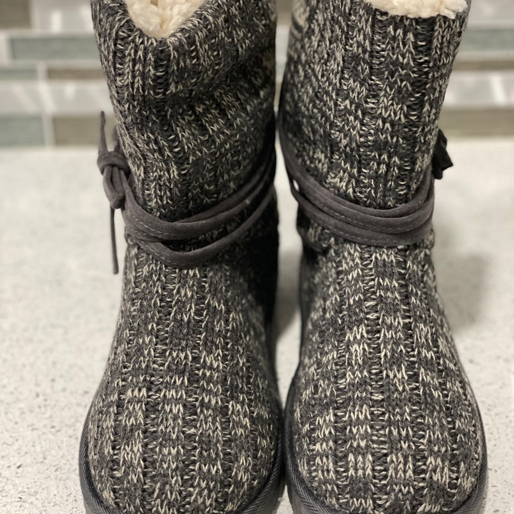 MUKLUKS BOOTS 4-WOMEN, SIZE 8. - Picture 10 of 11